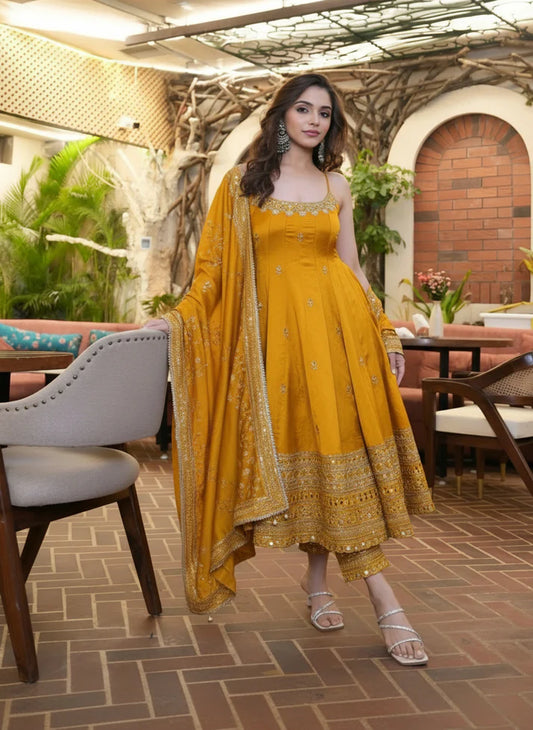 Alveera Vichitra Silk Febric Suit Set