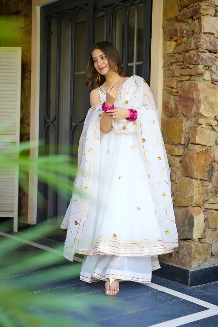 Minu's' White Colour Traditional Anarkali Suit