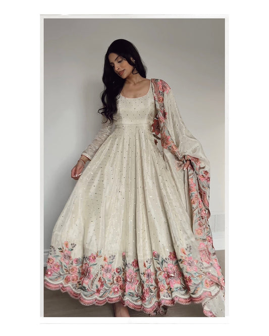 RUSHI'S OFF WHITE COLOUR TRENDING ANARKALI SUIT SET