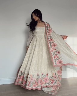 RUSHI'S OFF WHITE COLOUR TRENDING ANARKALI SUIT SET