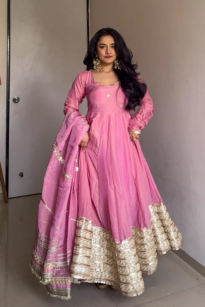 PRIYANKA'S PEACH COLOUR TRENDING ANARKALI SET