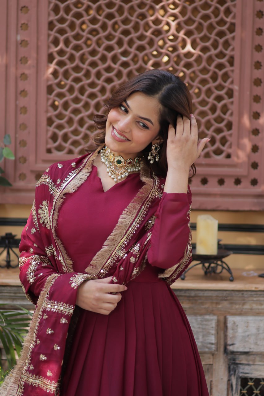 KAIRA'S  DESIGNER READYMADE GOWN SUIT SET .