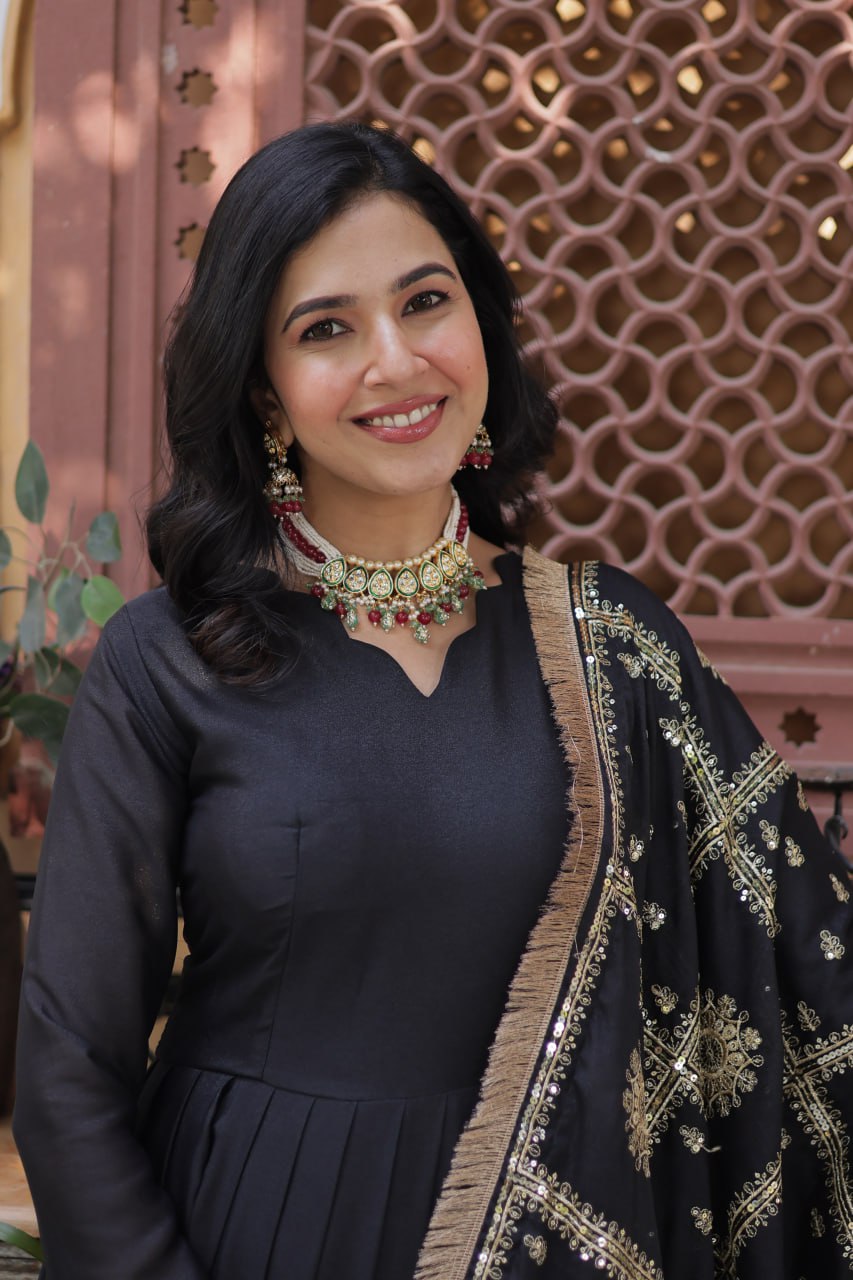 KAIRA'S  DESIGNER READYMADE GOWN SUIT SET .