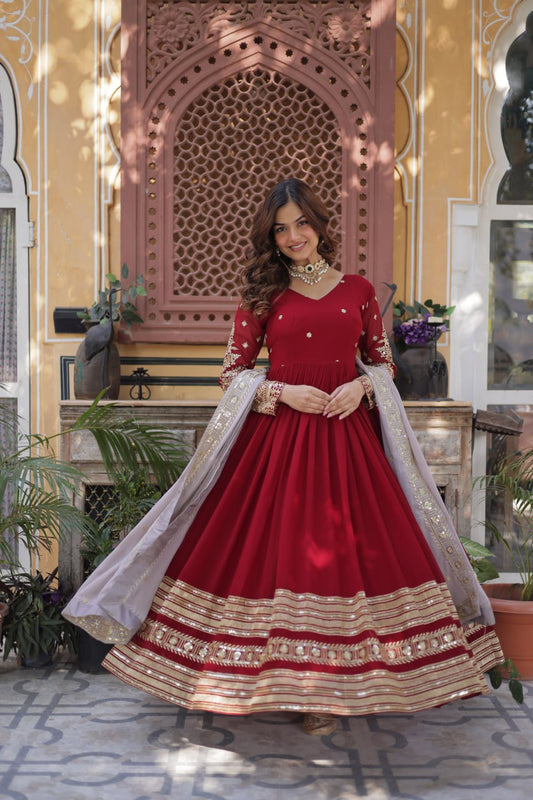 KAIRA'S DESIGNER READYMADE GOWN SUIT SET .