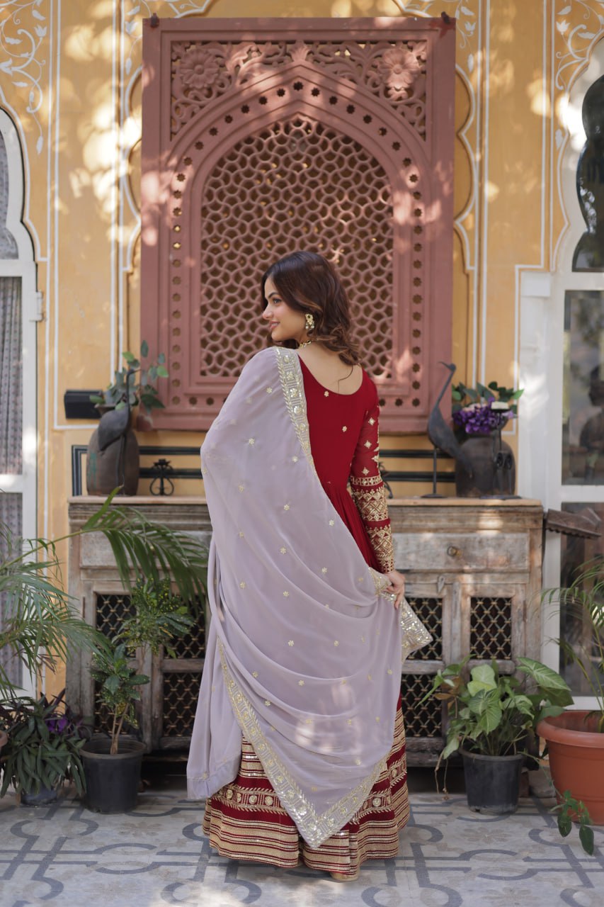KAIRA'S DESIGNER READYMADE GOWN SUIT SET .