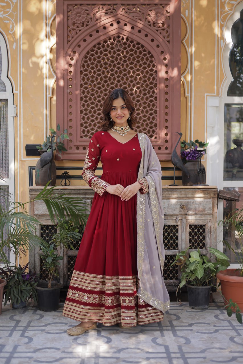 KAIRA'S DESIGNER READYMADE GOWN SUIT SET .