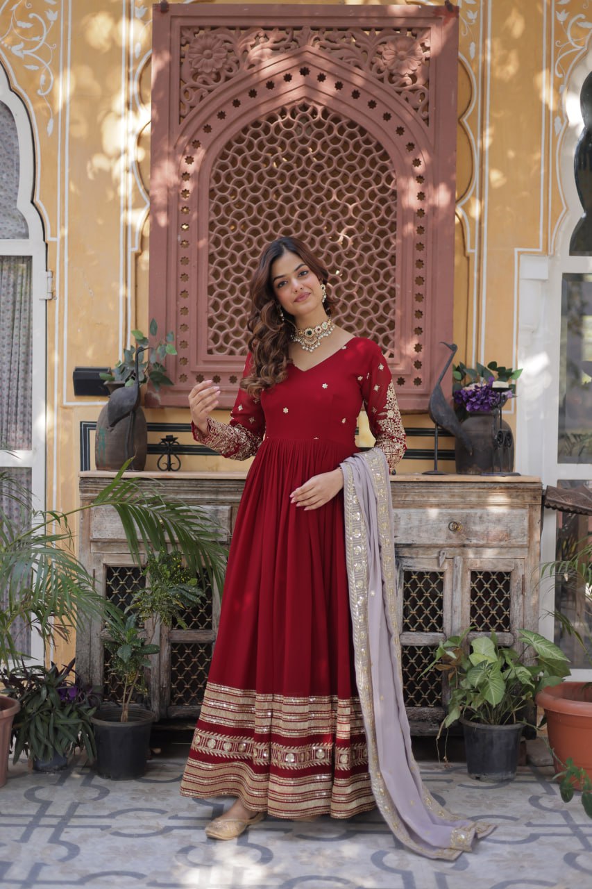 KAIRA'S DESIGNER READYMADE GOWN SUIT SET .