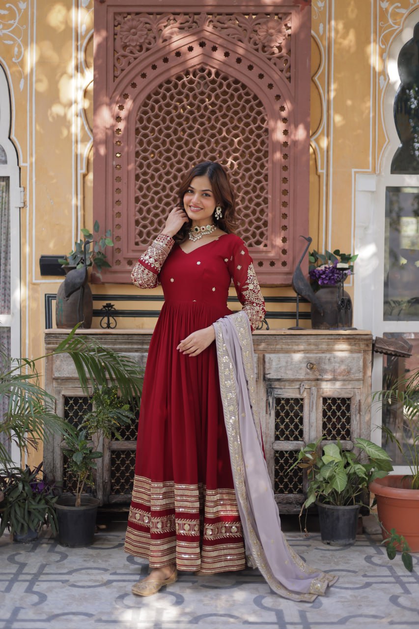 KAIRA'S DESIGNER READYMADE GOWN SUIT SET .