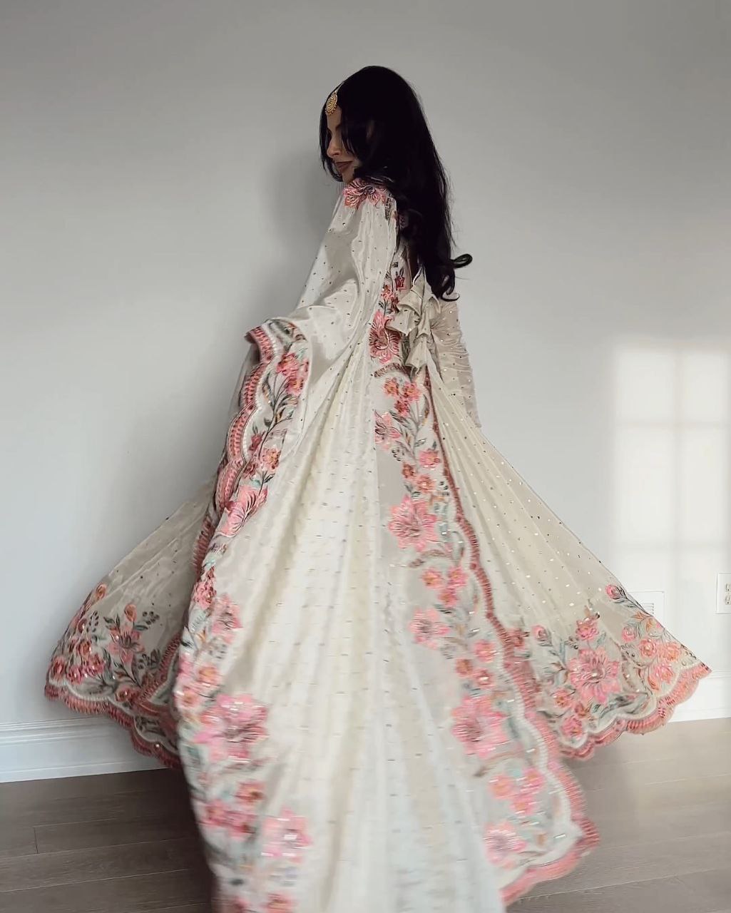 RUSHI'S OFF WHITE COLOUR TRENDING ANARKALI SUIT SET