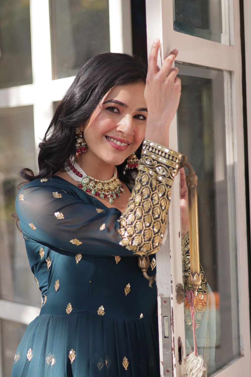 KAIRA'S RAMA PREMIUM DESIGNER READYMADE GOWN SUIT SET .