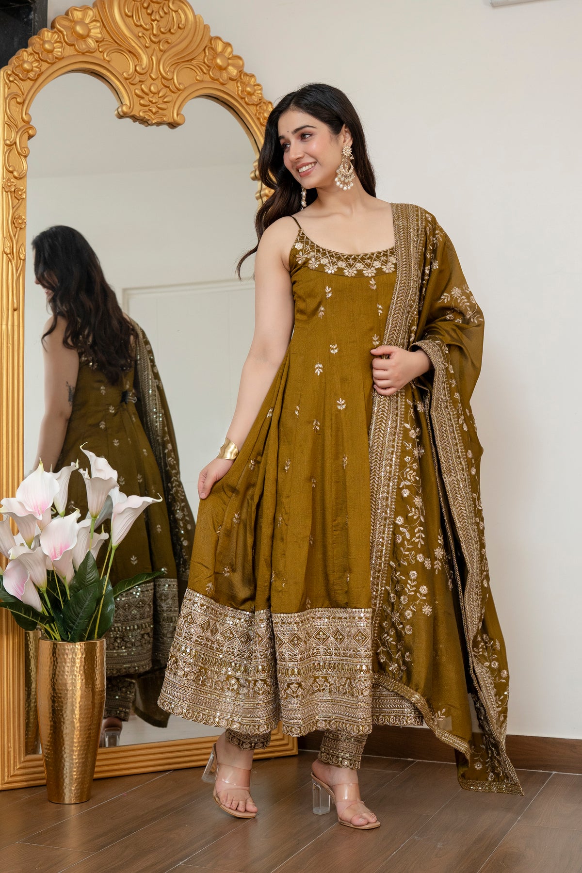 Alveera Vichitra Silk Febric Suit Set