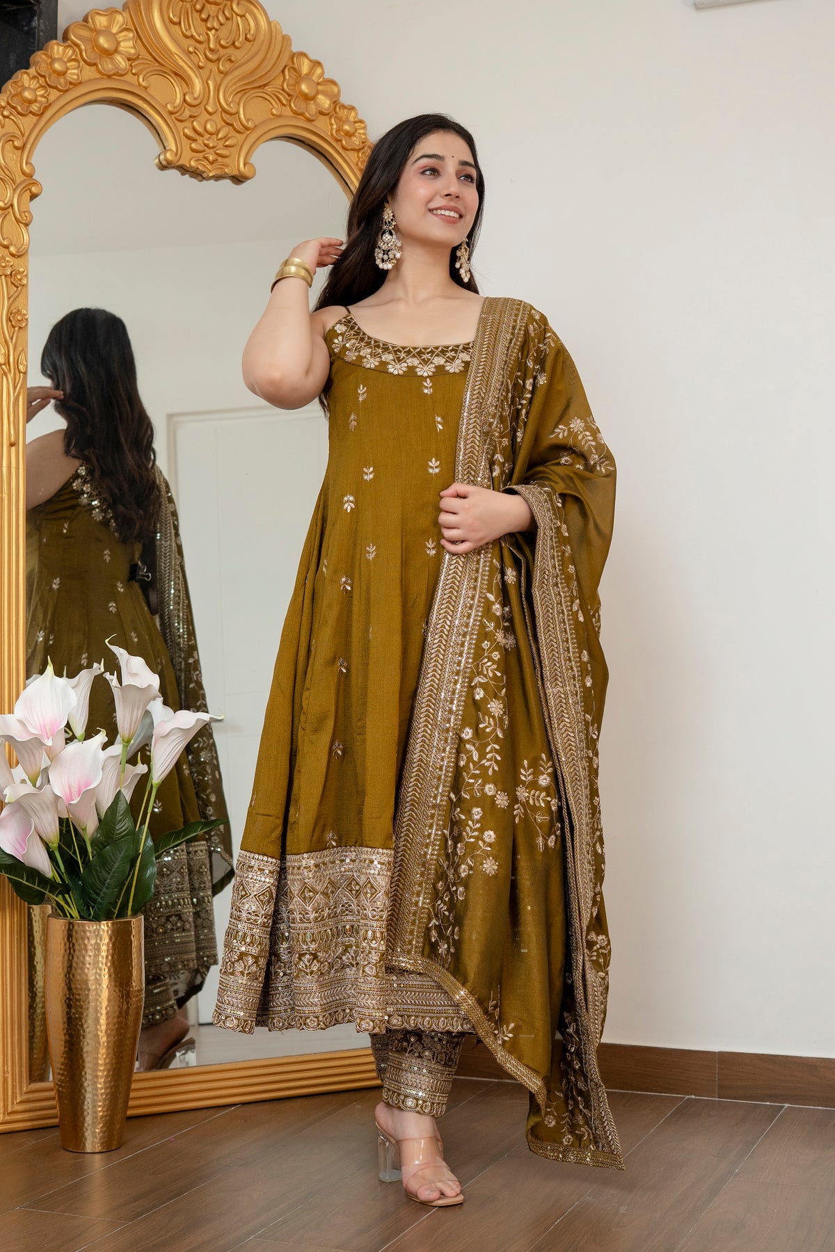 Alveera Vichitra Silk Febric Suit Set