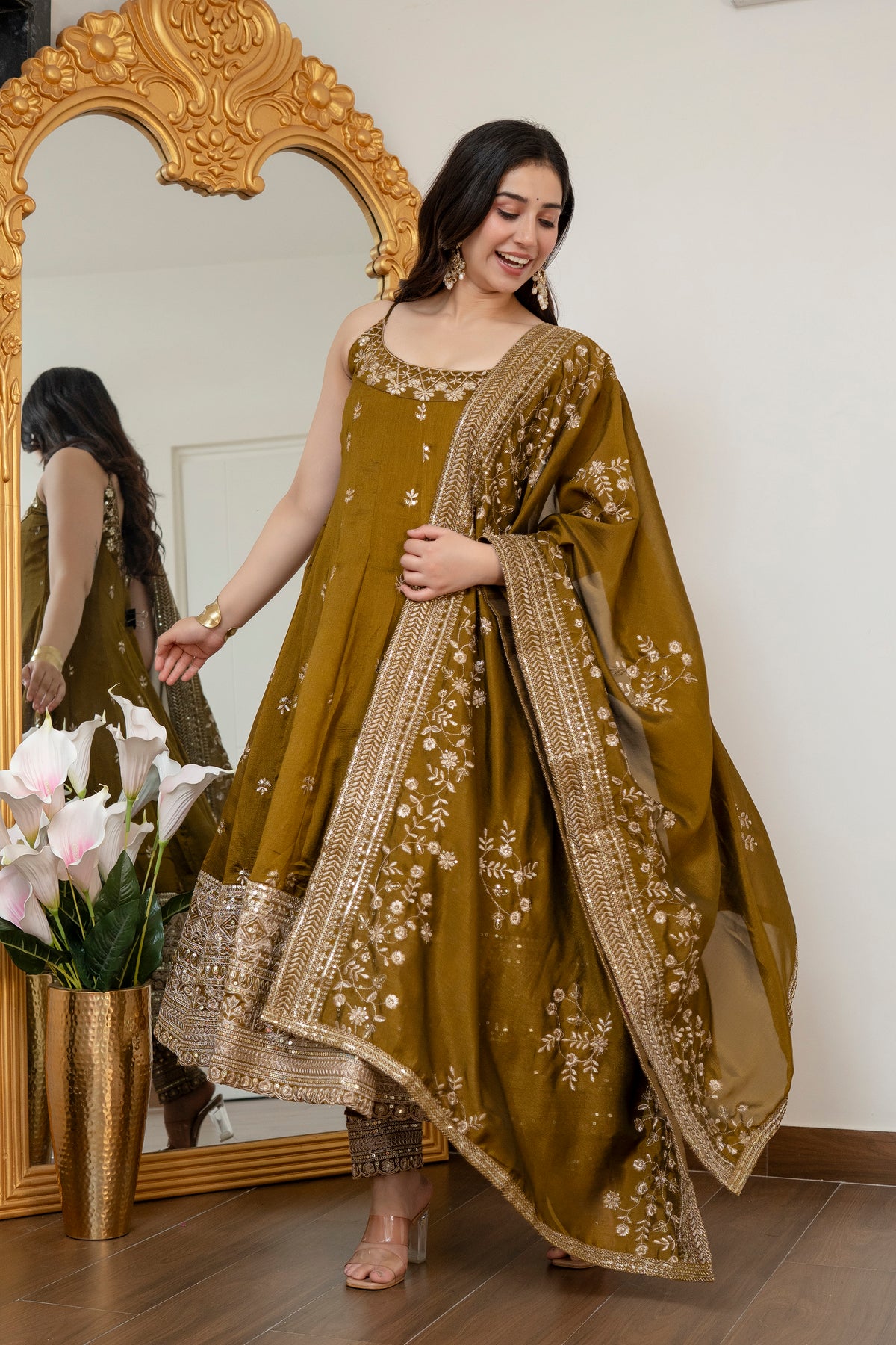 Alveera Vichitra Silk Febric Suit Set