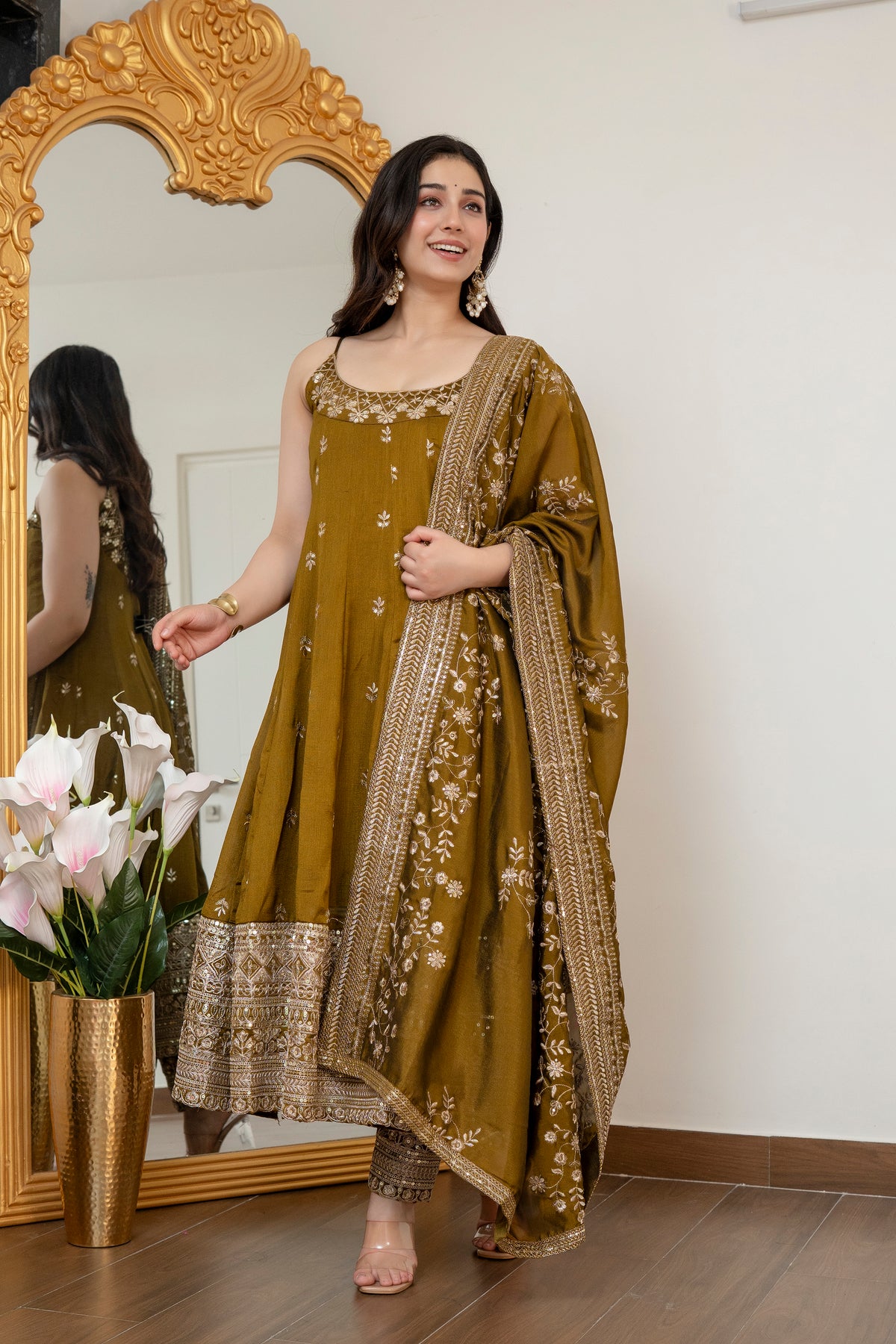 Alveera Vichitra Silk Febric Suit Set