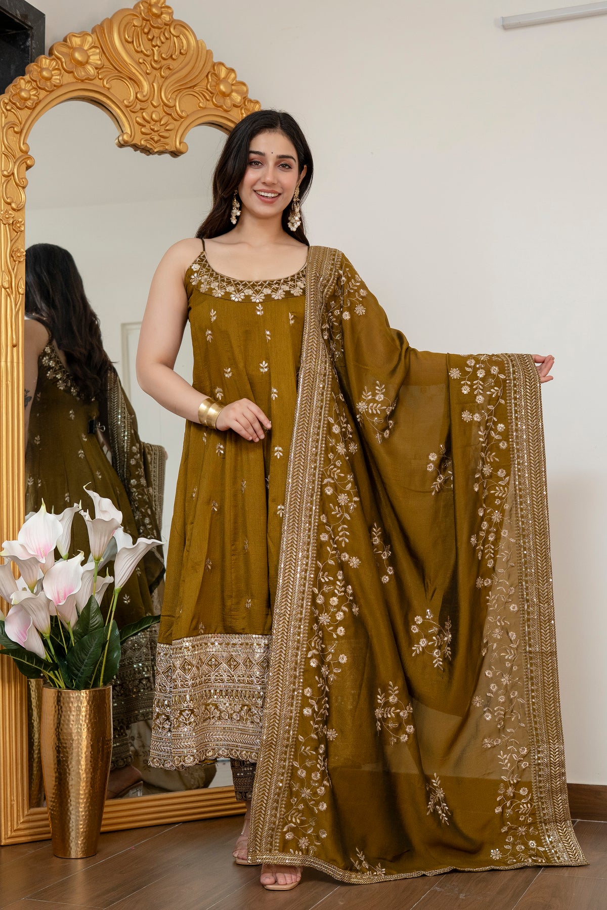Alveera Vichitra Silk Febric Suit Set