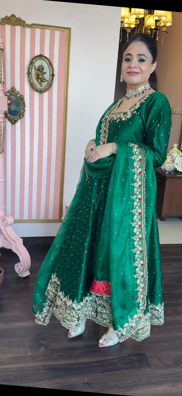 Prachi's' Green Havy Vichitra Royal Elegant Suit Set