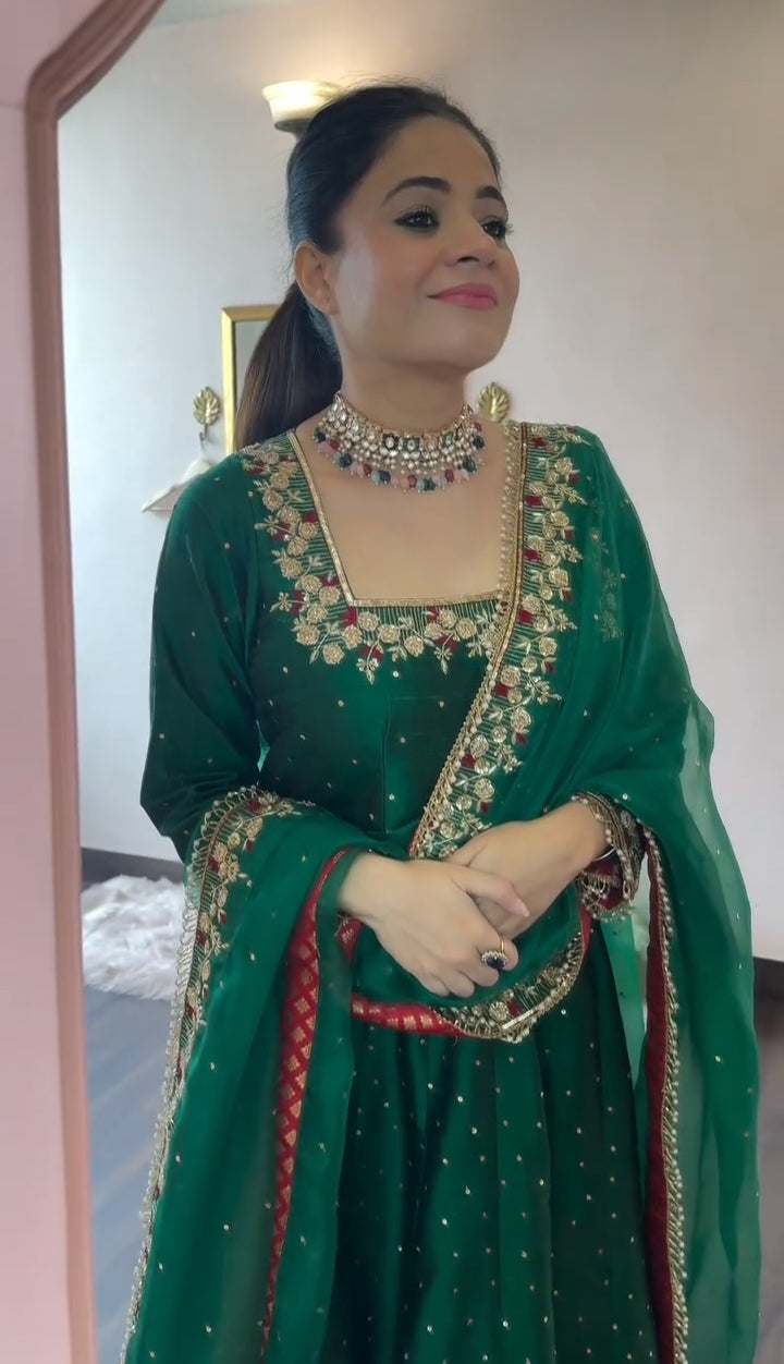 Prachi's' Green Havy Vichitra Royal Elegant Suit Set