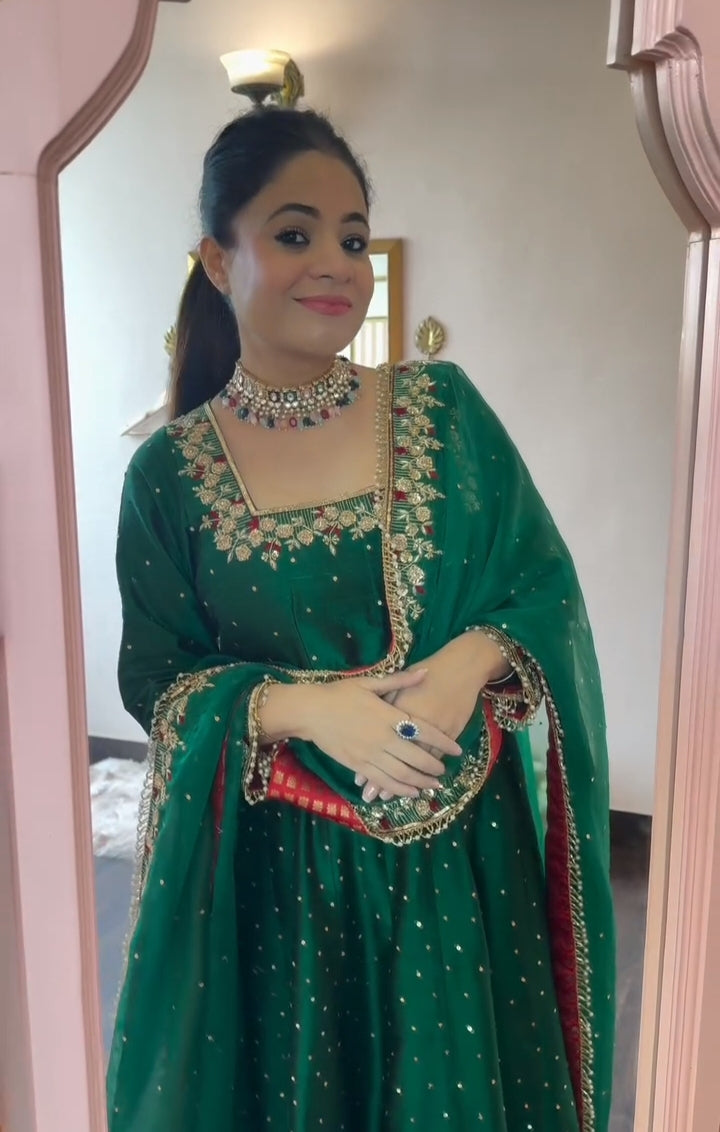 Prachi's' Green Havy Vichitra Royal Elegant Suit Set