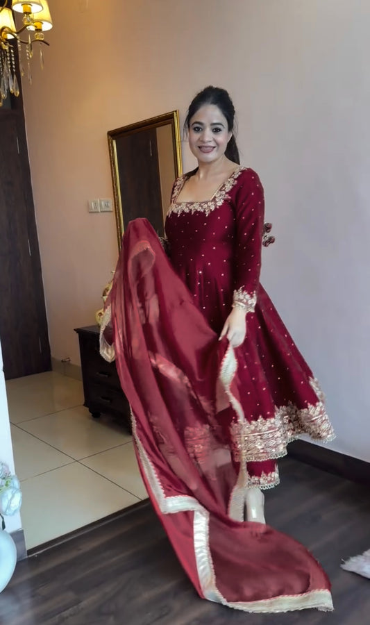 Prachi's'  Havy Vichitra Royal Elegant Suit Set