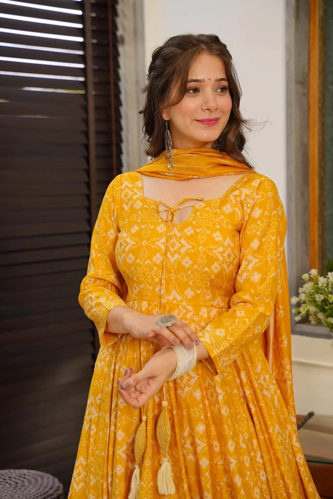 RUTVI YELLOW SUIT SET
