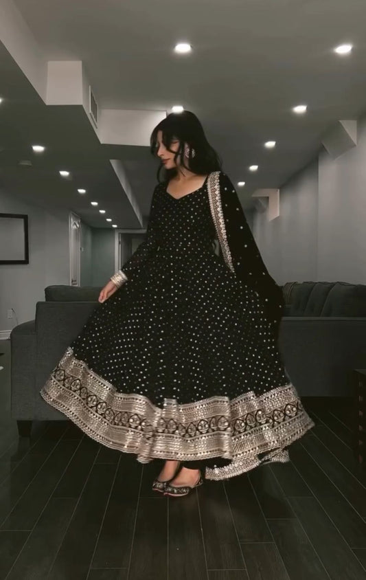 PALAK'S BLACK COLOUR TRENDING ANARKALI SET