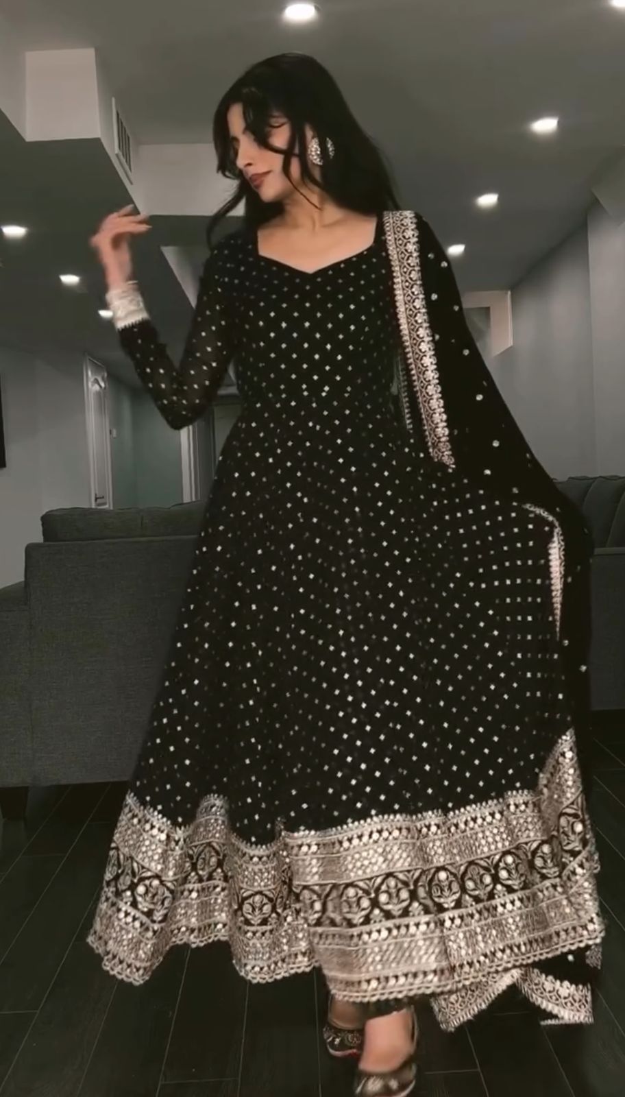 PALAK'S BLACK COLOUR TRENDING ANARKALI SET