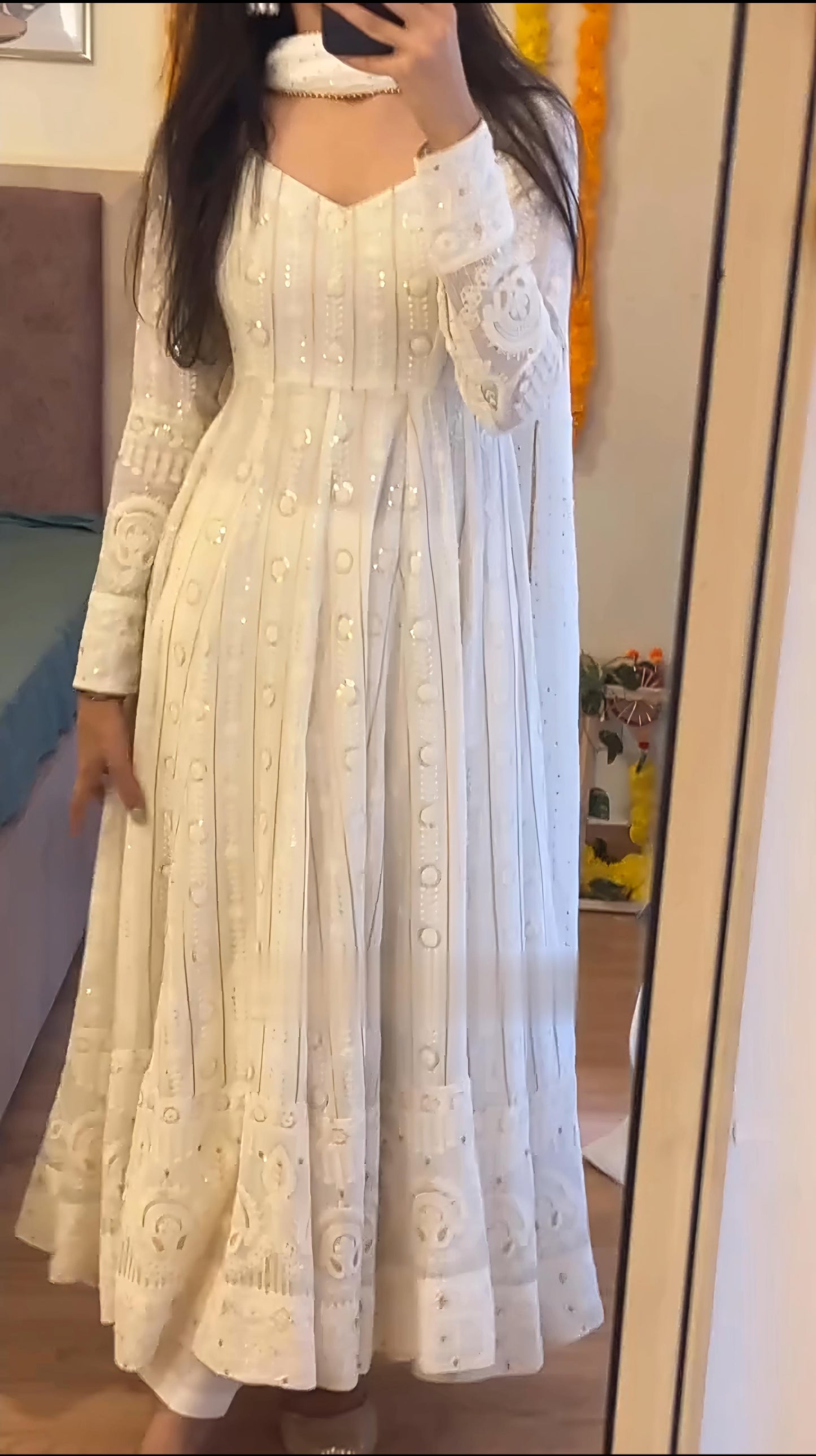 KINJU'S WHITE COLOURED ANARKALI SUIT SET.