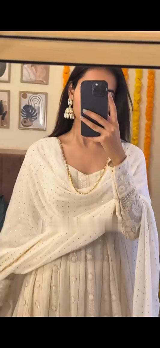 KINJU'S WHITE COLOURED ANARKALI SUIT SET.