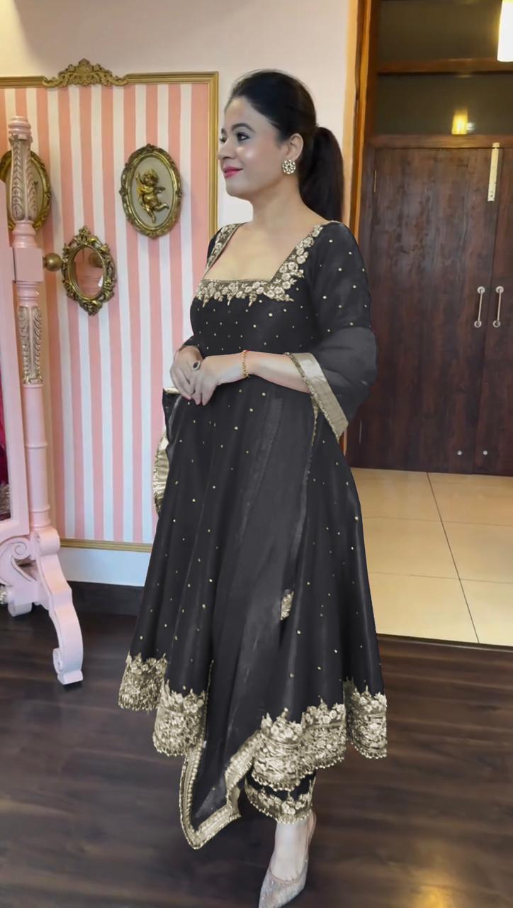 Prachi's' Black  Havy Vichitra Royal Elegant Suit Set