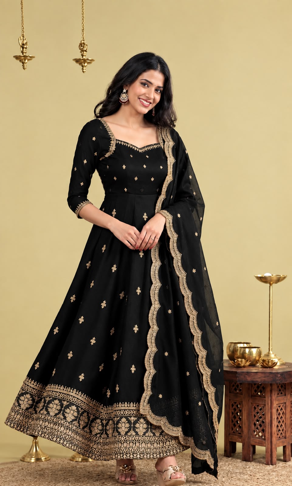 Saakshi cosmo Slit Anarkali Premium Suit Set