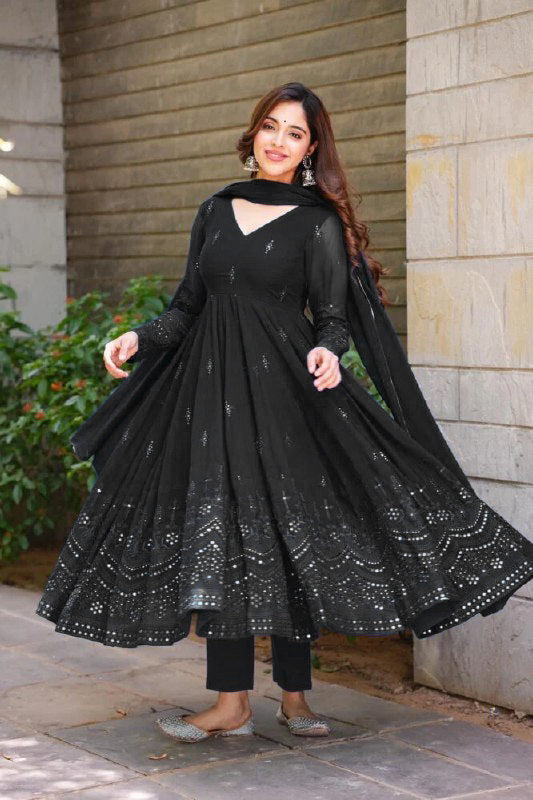 BLACK GEORGETTE EMBROIDERED SUIT SET TD-107