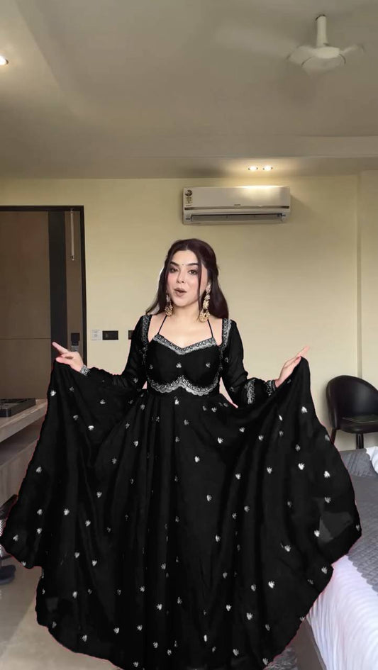 Black'S Colour Trending Suit Set