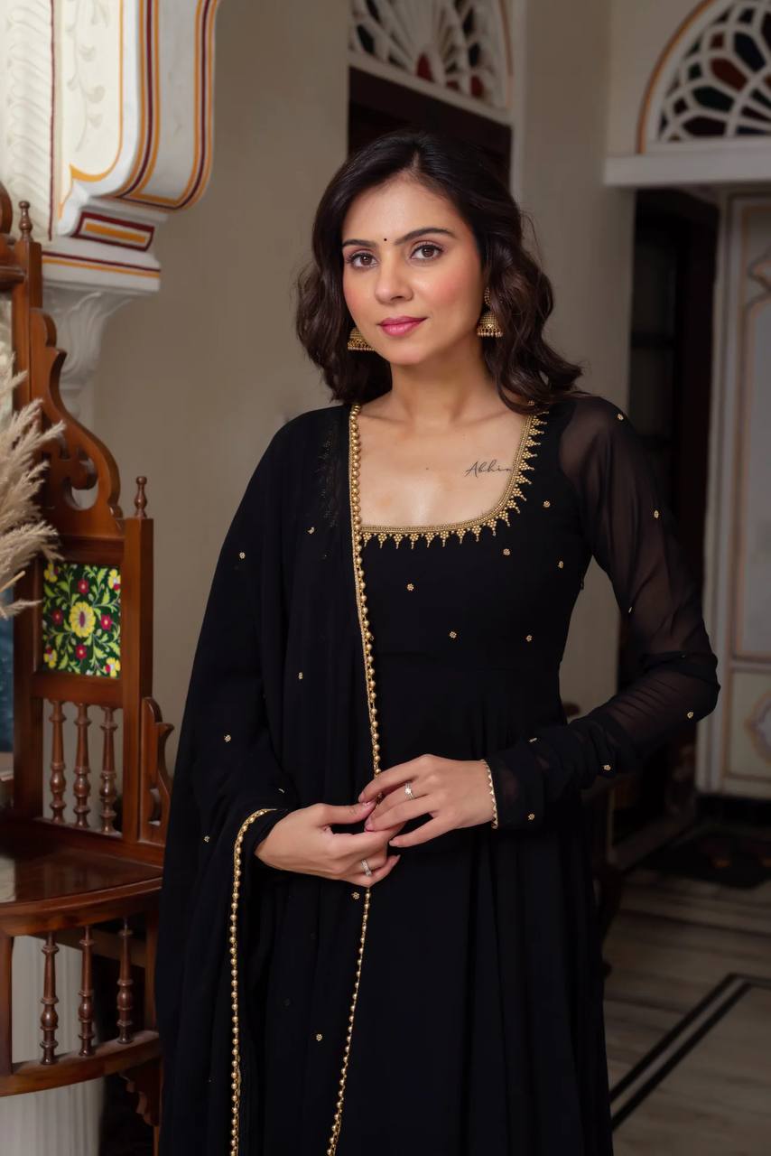 Teju Black Colour Traditional Anarkali Suit 🤍