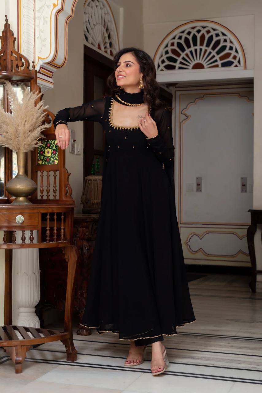 Teju Black Colour Traditional Anarkali Suit 🤍