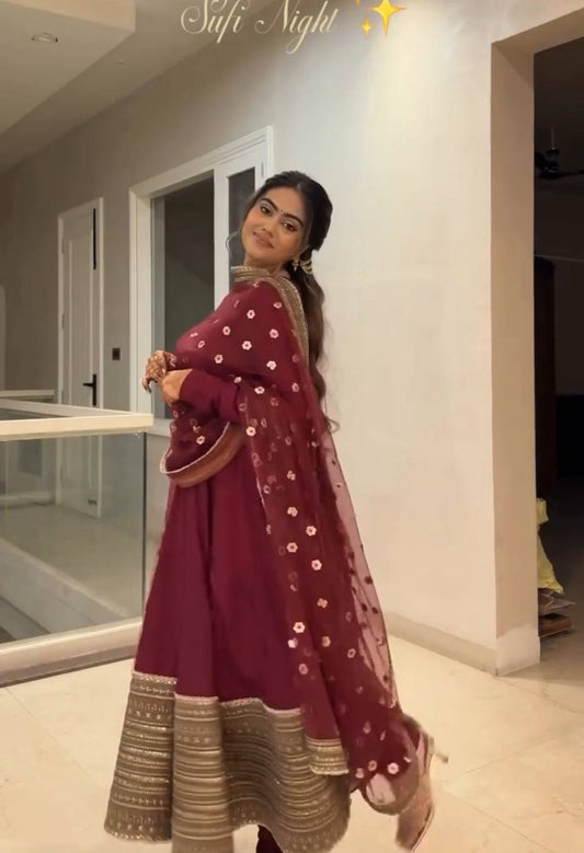 Avntika'S maroon Colour Trending Suit Set