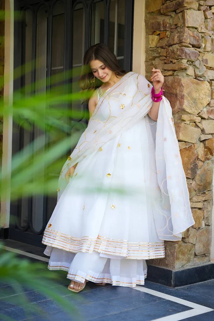 Minu's' White Colour Traditional Anarkali Suit