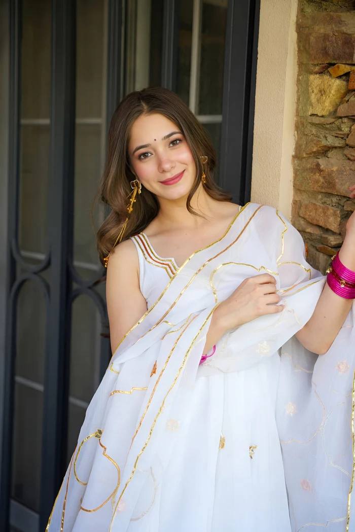 Minu's' White Colour Traditional Anarkali Suit