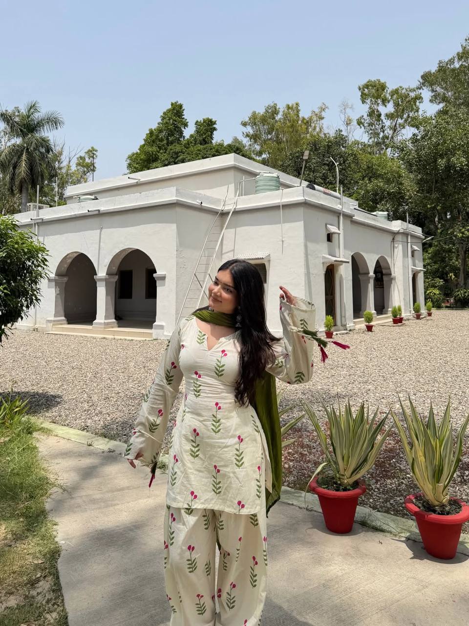 Aayesha  Floral Farshi Suit Set