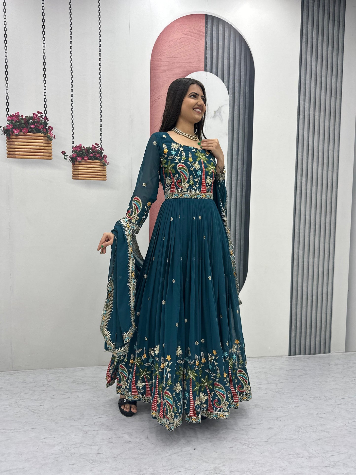 Prinshi Elegant Anarkali Suit Set