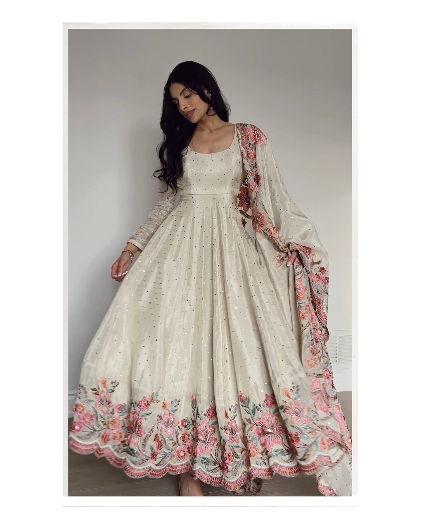 RUSHI'S OFF WHITE COLOUR TRENDING ANARKALI SUIT SET
